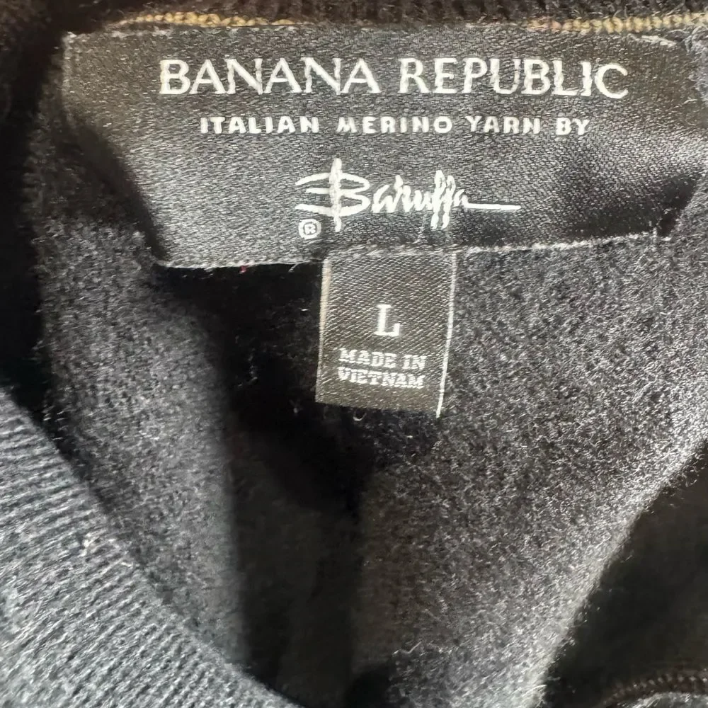 Banana Republic black 100% Italian merino wool quarter zip sweater size large